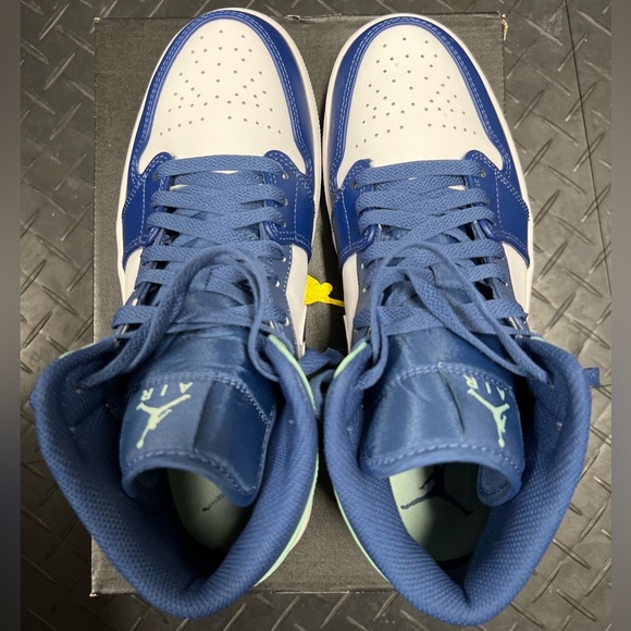 Jordan 1 Mid - Picture 4 of 12